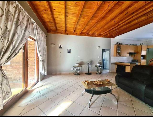 4 BEDROOM HOUSE FOR SALE IN MEYERSDAL